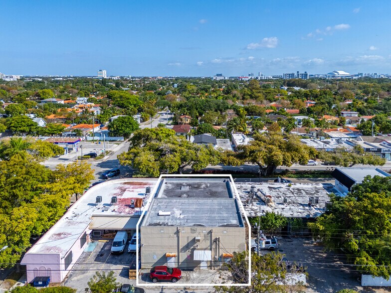 2292 SW 22nd St, Miami, FL en venta - Foto del edificio - Imagen 2 de 20