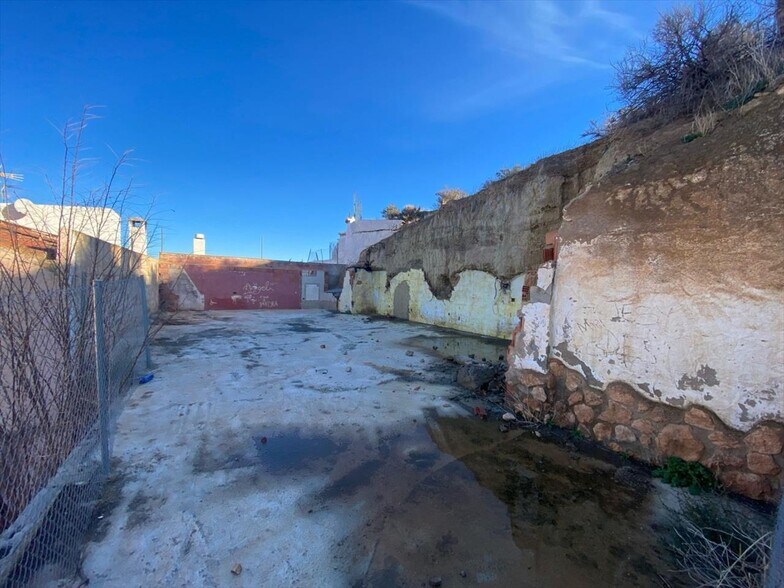 Terreno en Guadix en venta - Foto del edificio - Imagen 2 de 17