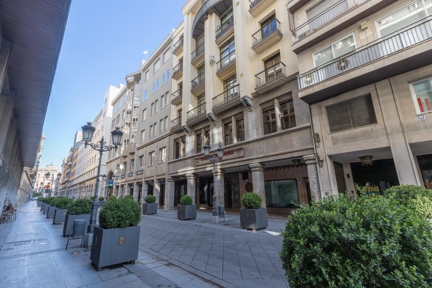 Calle Ángel Ganivet, 13, Granada, Granada en venta - Foto del edificio - Imagen 3 de 50