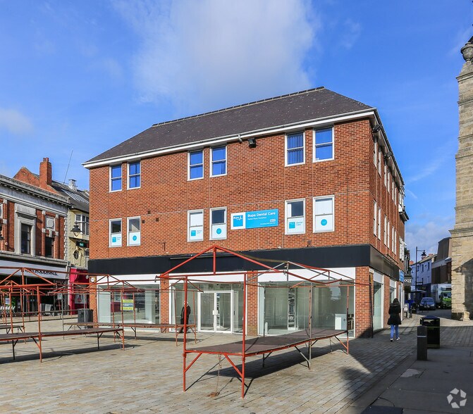 28-30 Market Pl, Pontefract en venta - Foto del edificio - Imagen 2 de 2