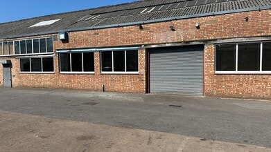 213 Torrington Av, Coventry en alquiler Foto del edificio- Imagen 2 de 10