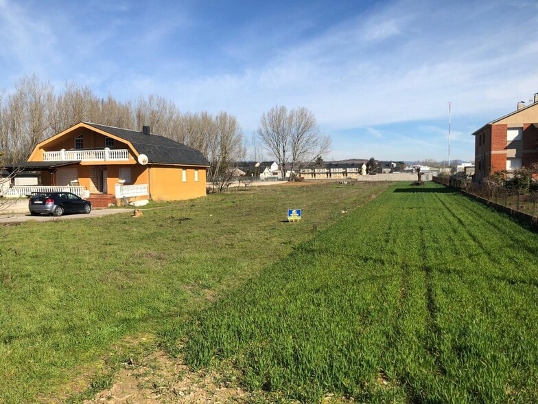 Terreno en Ponferrada en venta - Foto del edificio - Imagen 2 de 4