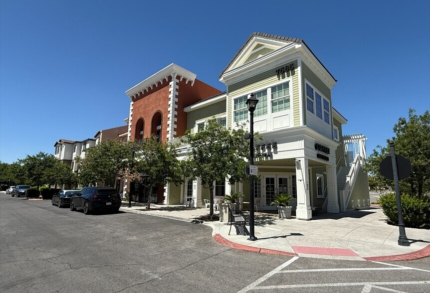 7565 & 7575 Norman Rockwell cartera de 2 inmuebles en venta en LoopNet.es - Foto del edificio - Imagen 1 de 18