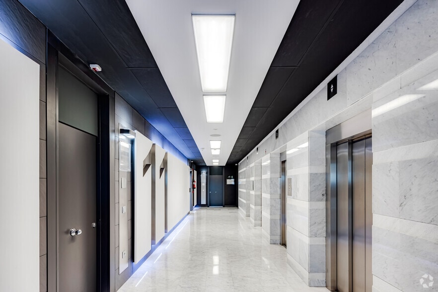 Calle Acanto, 22, Madrid, Madrid en alquiler - Foto del edificio - Imagen 2 de 20