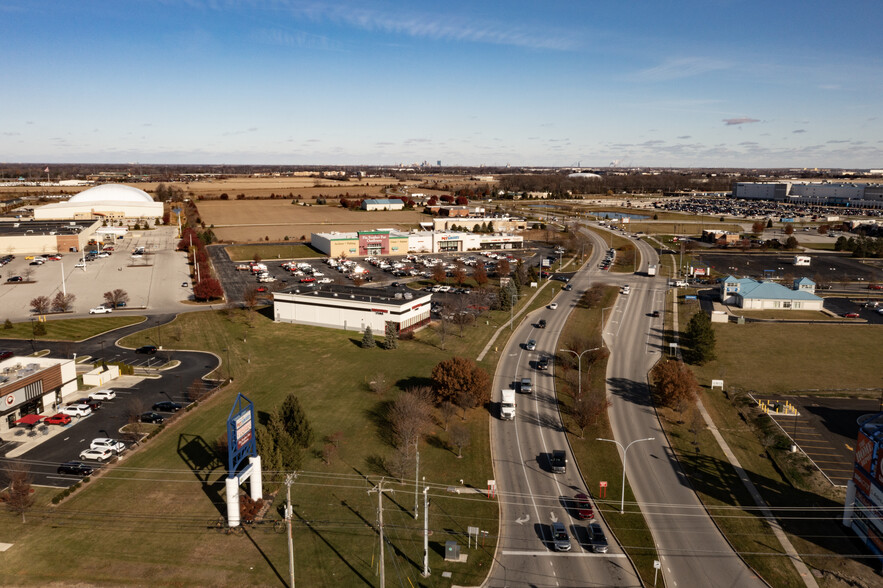 27161 Crossroads Pky, Rossford, OH en alquiler - Foto del edificio - Imagen 3 de 3