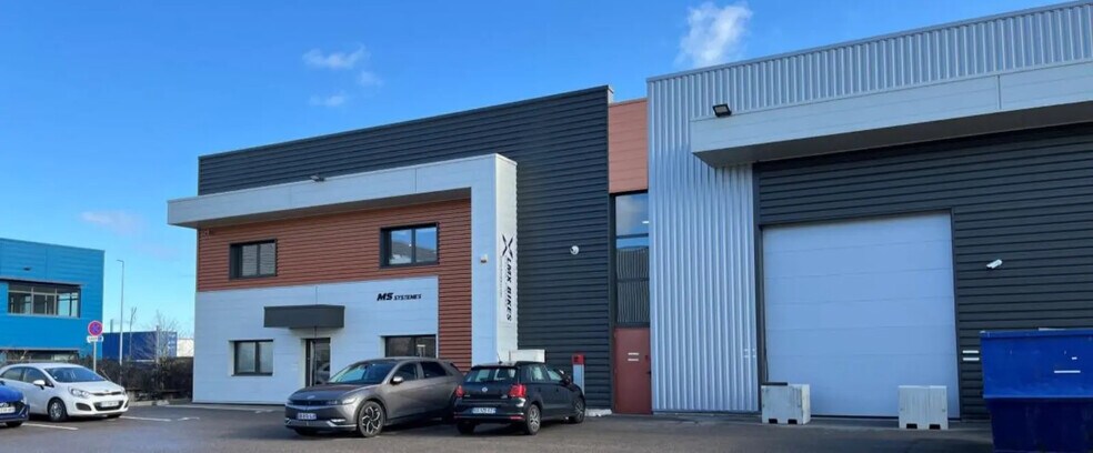 1623 Avenue Henri Schneider, Jonage en alquiler - Foto del edificio - Imagen 2 de 12