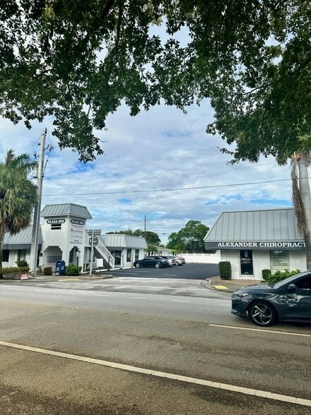 500 NE 5th Ave, Delray Beach, FL en alquiler - Foto del edificio - Imagen 2 de 2