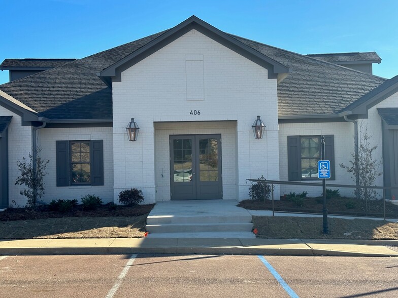 406 Enterprise Dr, Oxford, MS en venta - Foto del edificio - Imagen 2 de 12