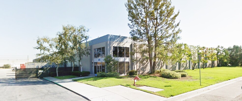 1825 Acacia Ave, Compton, CA en alquiler - Foto del edificio - Imagen 1 de 10