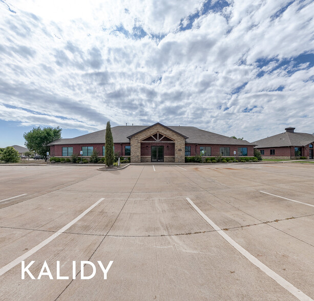 2218 NW 164th St, Edmond, OK en alquiler - Foto del edificio - Imagen 2 de 97