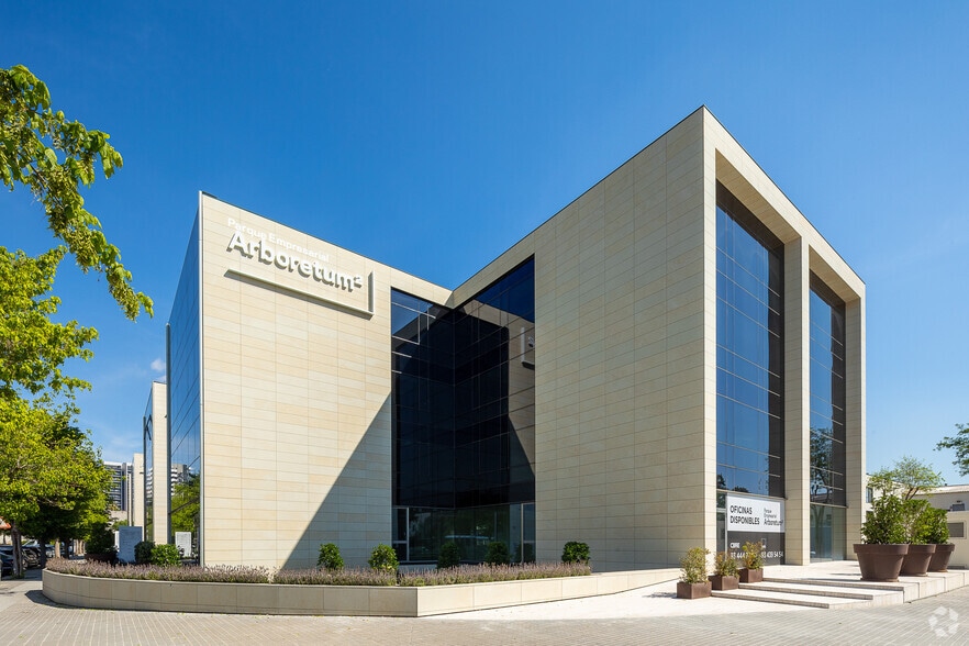 Avinguda de la Fama, 1, Cornellà de Llobregat, Barcelona en alquiler - Foto principal - Imagen 1 de 3