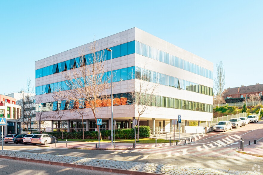 Avenida de Bruselas, 13, Alcobendas, Madrid en alquiler - Foto del edificio - Imagen 2 de 11