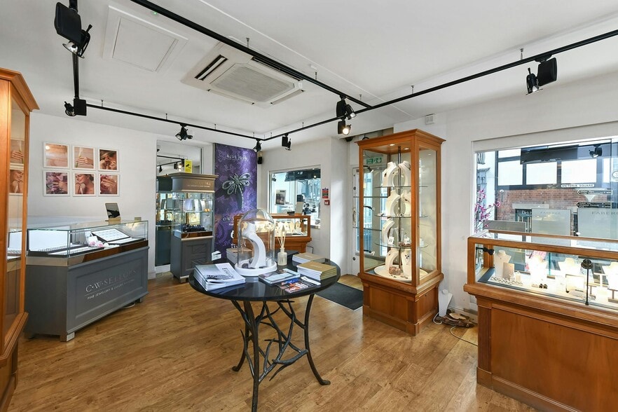 2 Victoria Sq, Ashbourne en venta - Foto del edificio - Imagen 3 de 8