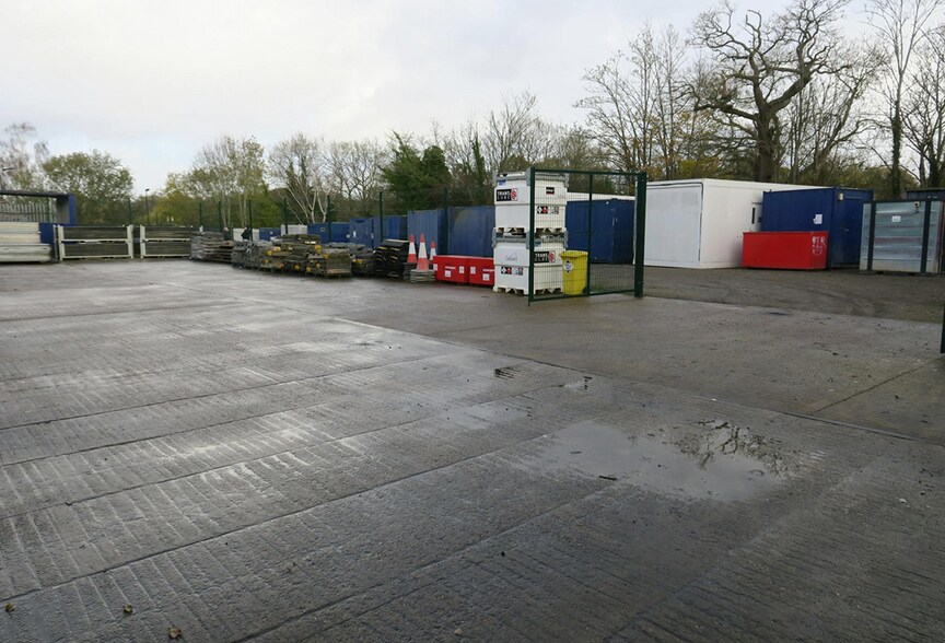 Hillside Yard, Theobalds Park Road, Enfield en alquiler - Foto del edificio - Imagen 2 de 4