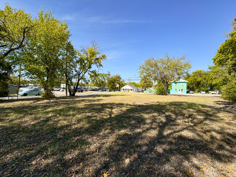 1004 E McKinney St, Denton, TX en venta - Foto del edificio - Imagen 3 de 8