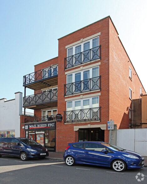 8 Camp Rd, Farnborough en alquiler - Foto del edificio - Imagen 2 de 2