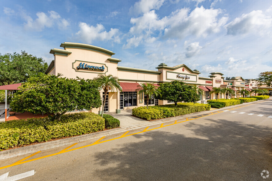 15880 Summerlin Rd, Fort Myers, FL en alquiler - Foto del edificio - Imagen 3 de 11