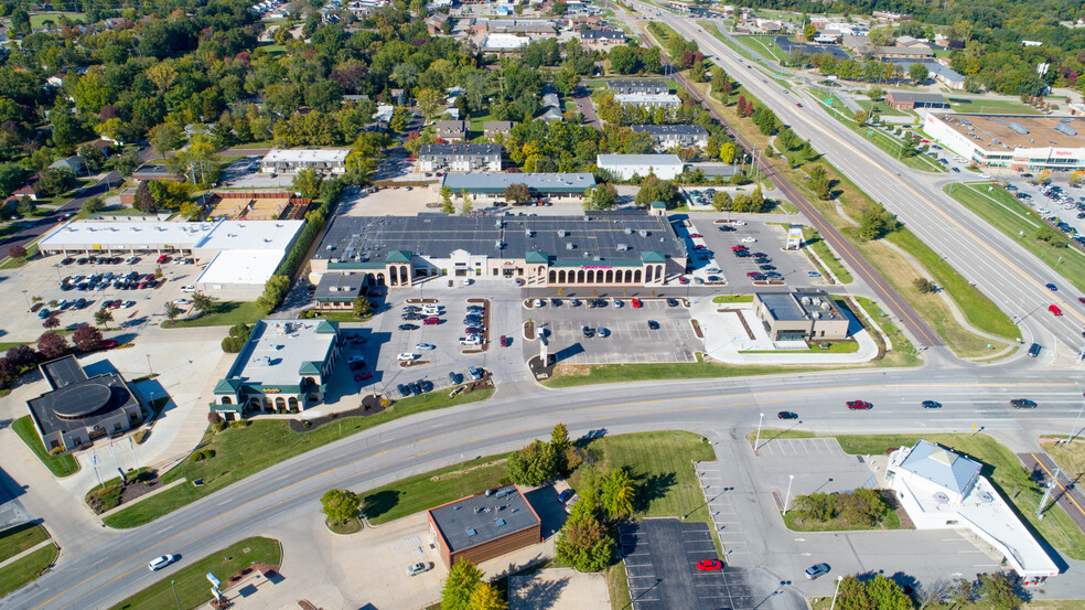 205 E Nifong Blvd, Columbia, MO en alquiler - Foto del edificio - Imagen 3 de 8