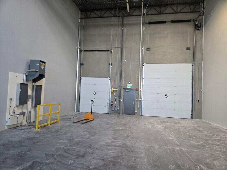 4 Highland Park Green NE, Rocky View No 44, AB en venta - Foto del interior - Imagen 1 de 1