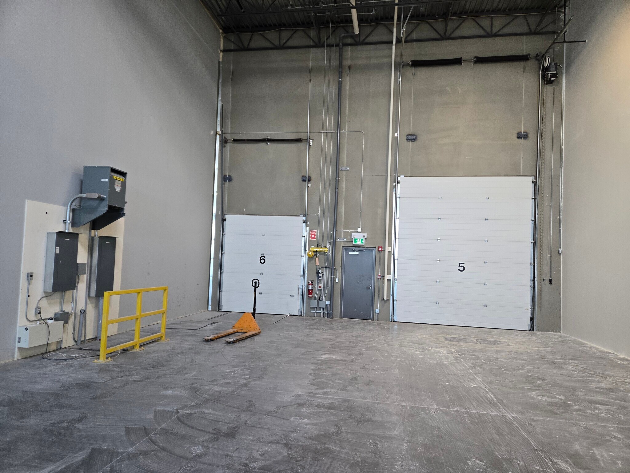 4 Highland Park Green NE, Rocky View No 44, AB en venta Foto del interior- Imagen 1 de 1