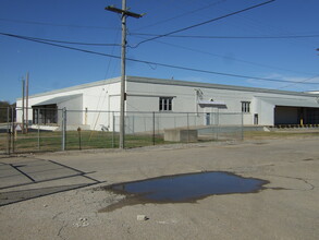 7215 SW Topeka Blvd., Bldg. 2703, Topeka, KS 66619, Topeka, KS en alquiler Foto del edificio- Imagen 2 de 7