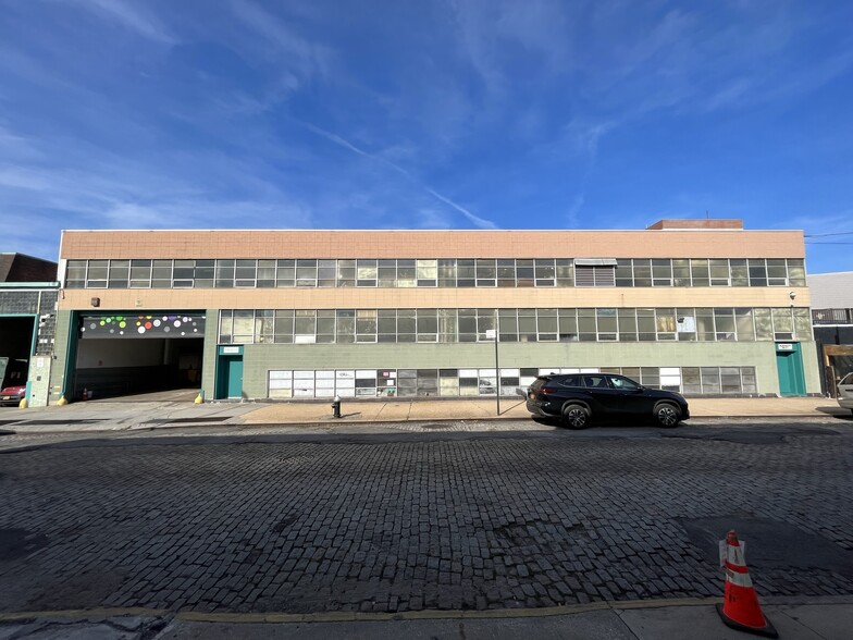 5-46 46th Ave, Long Island City, NY en alquiler - Foto del edificio - Imagen 2 de 4