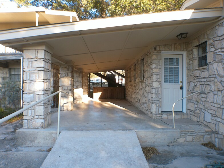 503 E Avenue G, Lampasas, TX en venta - Foto principal - Imagen 2 de 7