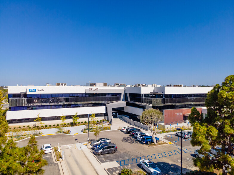 13160 Mindanao Way, Marina Del Rey, CA en alquiler - Foto del edificio - Imagen 3 de 6