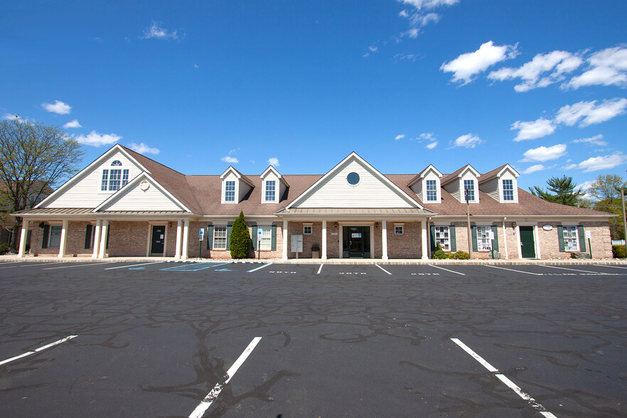 378 S Branch Rd, Hillsborough, NJ en alquiler - Foto del edificio - Imagen 2 de 17