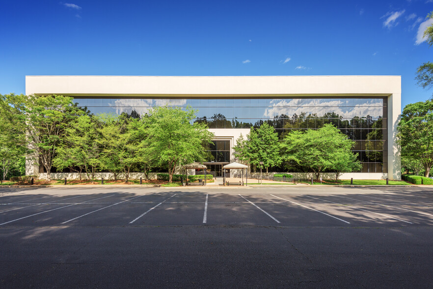 5855 Executive Center Dr, Charlotte, NC en alquiler - Foto del edificio - Imagen 1 de 19