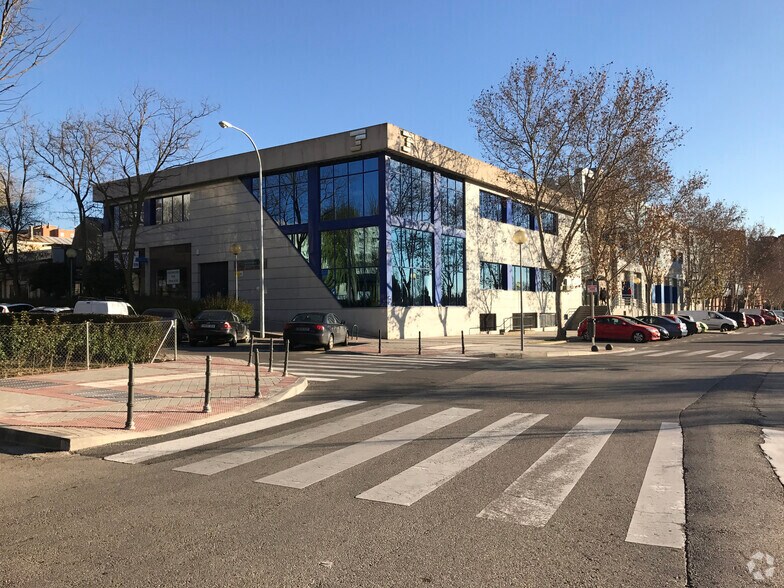 Local en Fuenlabrada, Madrid en venta - Foto del edificio - Imagen 1 de 3