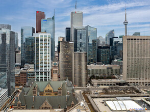 390 Bay St, Toronto, ON - VISTA AÉREA  vista de mapa