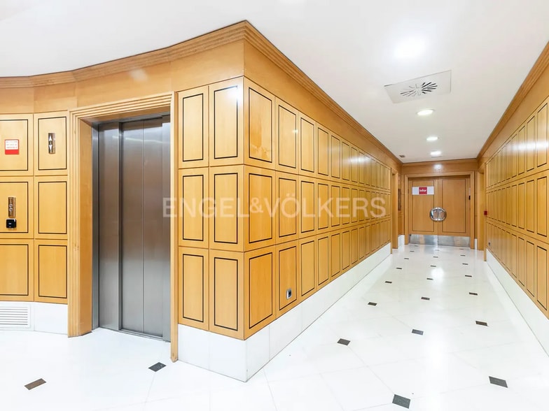 Oficina en Barcelona en alquiler - Vestíbulo - Imagen 2 de 3