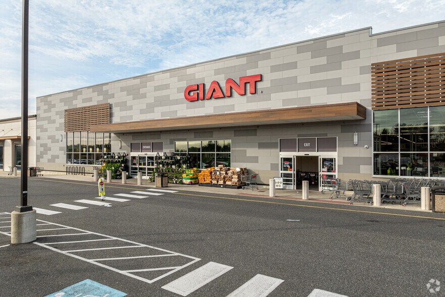 2180 W Chester Pike, Broomall, PA en alquiler - Foto del edificio - Imagen 3 de 17