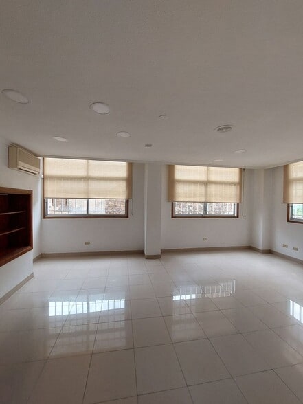 del Leon y Castillo, 89, Las Palmas de Gran Canaria, Las Palmas en alquiler - Foto del interior - Imagen 3 de 10