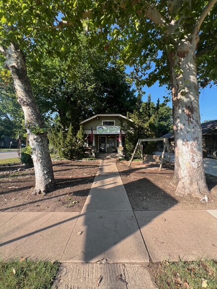 1316 W Main St, Waxahachie, TX en venta - Foto del edificio - Imagen 2 de 26