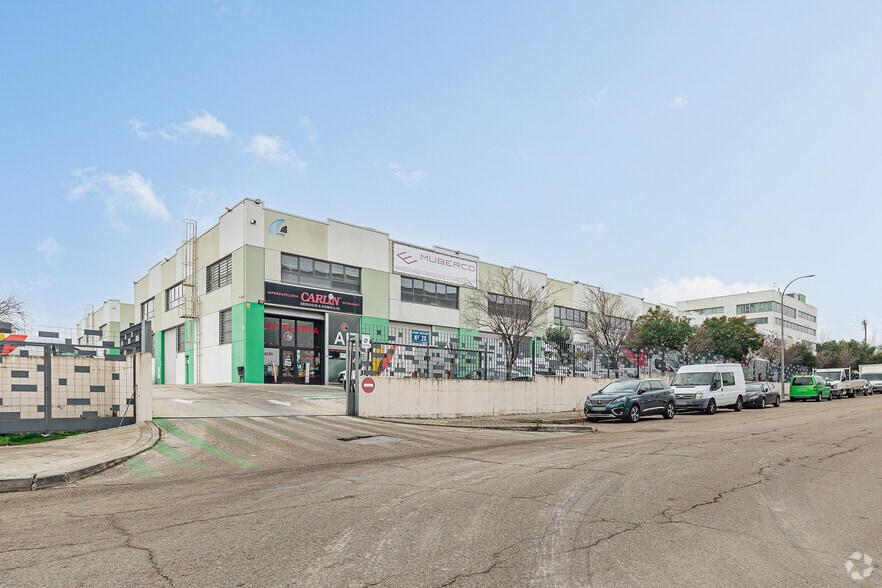 Nave en Coslada, Madrid en venta - Foto del edificio - Imagen 2 de 2