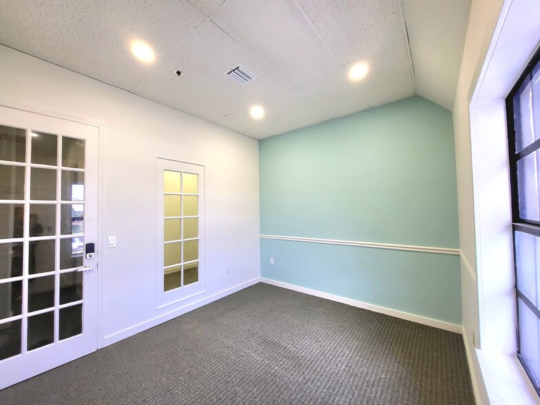 1320 SE Federal Hwy, Stuart, FL en alquiler - Foto del interior - Imagen 3 de 14