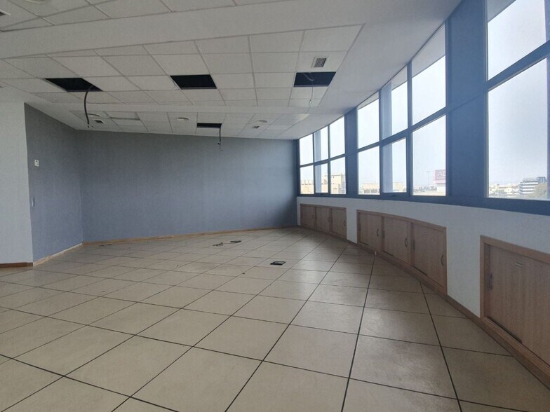 Oficina en SEVILLA en alquiler - Foto del edificio - Imagen 3 de 10