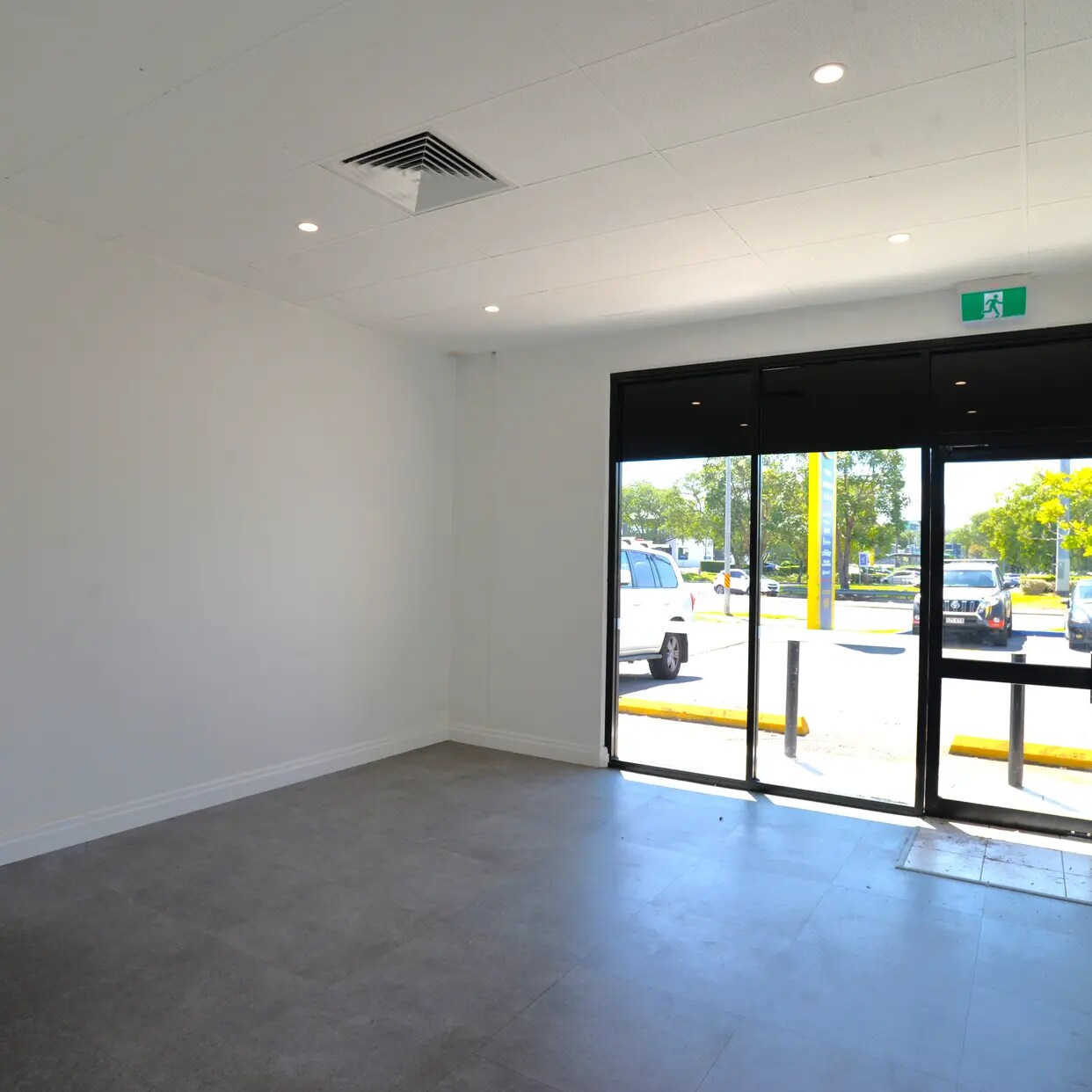 11 Grand Plaza Dr, Browns Plains en alquiler Foto del interior- Imagen 1 de 7