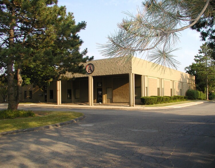 37703-37713 Schoolcraft Rd, Livonia, MI en alquiler - Foto del edificio - Imagen 1 de 4