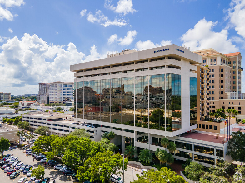 2655 Le Jeune Rd, Coral Gables, FL en alquiler - Foto del edificio - Imagen 2 de 14