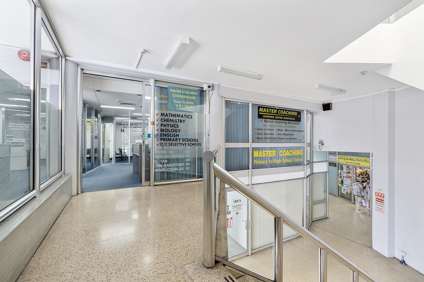 181-183a Forest Rd, Hurstville, NSW 2220 - Unidad 10&11 -  - Vestíbulo - Image 1 of 8