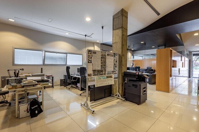 Más detalles de Calle Curro Cuchares, 16, Granada - Local en venta