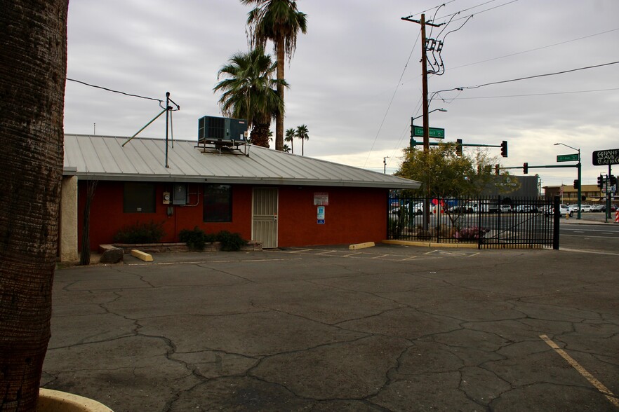 1422 W Camelback Rd, Phoenix, AZ en venta - Foto del edificio - Imagen 2 de 16