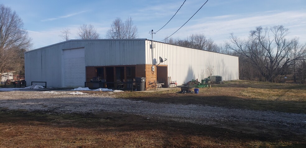 8211 W Georgetown Rd, Columbus, IN en alquiler - Foto principal - Imagen 1 de 10