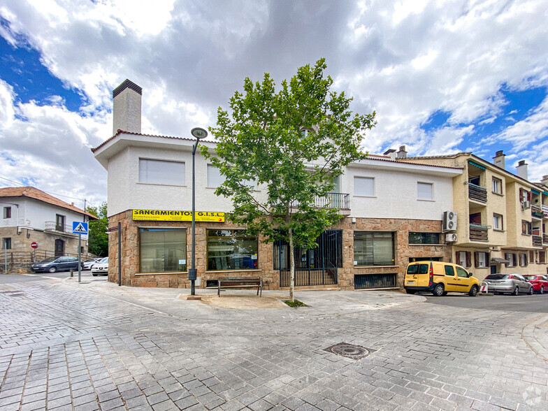 Calle San Francisco de Asís, 6, Guadarrama, Madrid en alquiler - Foto del edificio - Imagen 3 de 3