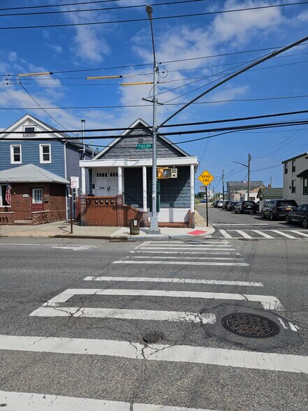1238 Cross Bay Blvd, Broad Channel, NY en venta - Foto del edificio - Imagen 3 de 17