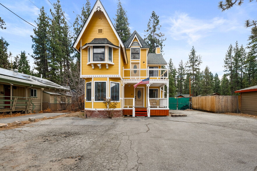 1016 W Big Bear Blvd, Big Bear City, CA en venta - Foto del edificio - Imagen 1 de 48