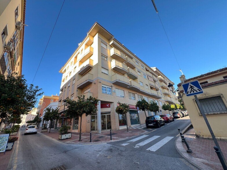de Dolores Ibárruri 'Pasionaria, 2, Benalmádena, Málaga en venta - Foto del edificio - Imagen 2 de 29